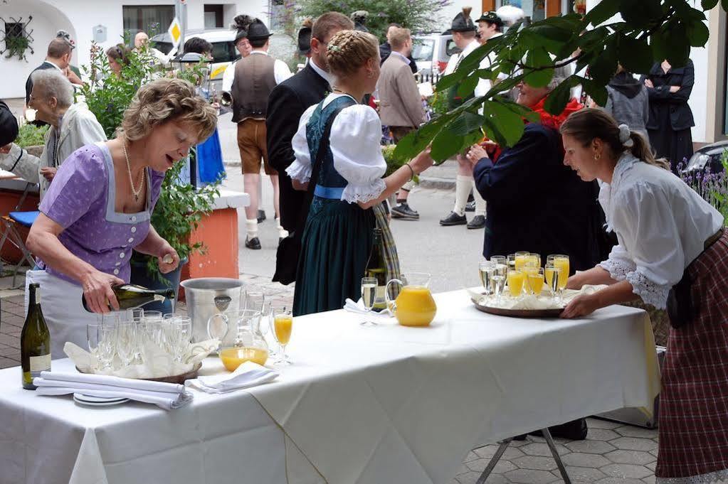 Landgasthof Kirchmayer Farchant Buitenkant foto