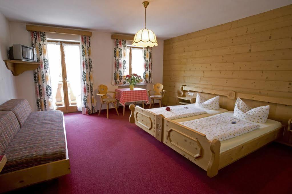 Landgasthof Kirchmayer Farchant Buitenkant foto