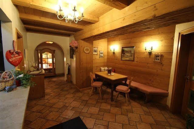 Landgasthof Kirchmayer Farchant Buitenkant foto