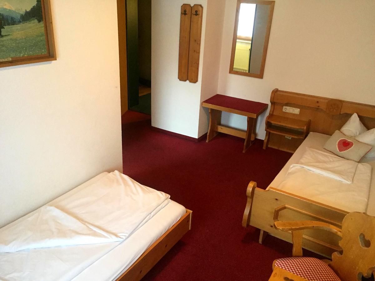 Landgasthof Kirchmayer Farchant Buitenkant foto