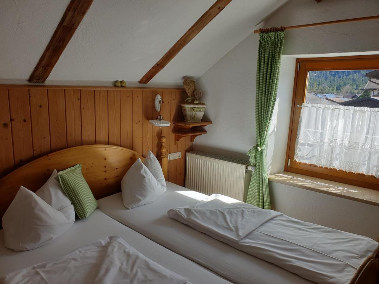 Landgasthof Kirchmayer Farchant Buitenkant foto